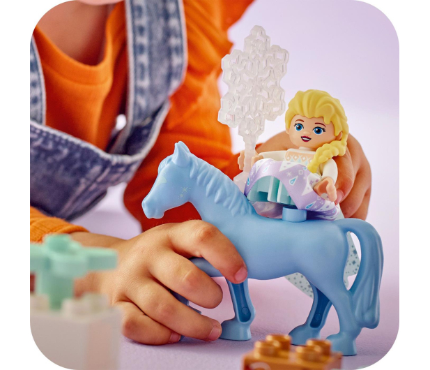 LEGO Disney 10418 Elza i Bruni w Zaczarowanym Lesie - 1220578 - zdjęcie 6